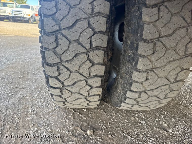 image for item EG1733 2012 Ford F350 XLT bale bed pickup truck