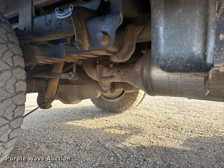 image for item EG1733 2012 Ford F350 XLT bale bed pickup truck