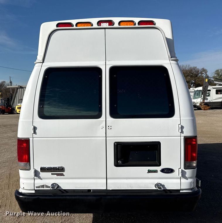 image for item EG1737 2014 Ford E250 handicap accessible van