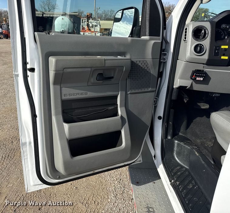 image for item EG1737 2014 Ford E250 handicap accessible van