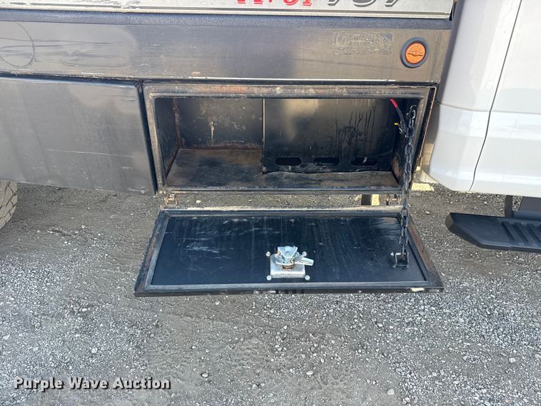 image for item EG1741 2017 Ford F450 Super Duty XL bale bed pickup truck