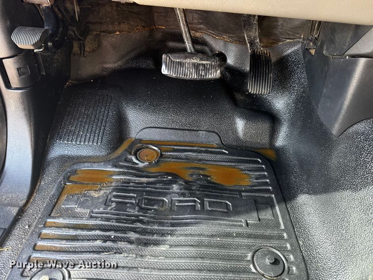 image for item EG1741 2017 Ford F450 Super Duty XL bale bed pickup truck