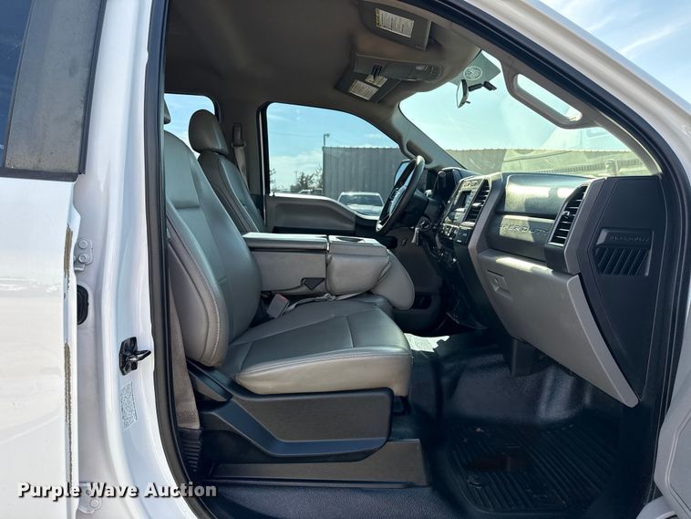 image for item EG1741 2017 Ford F450 Super Duty XL bale bed pickup truck