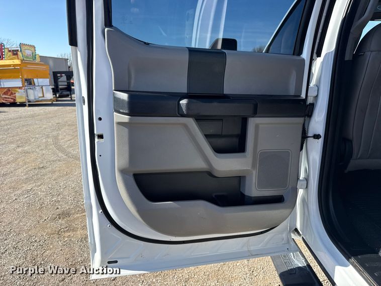image for item EG1741 2017 Ford F450 Super Duty XL bale bed pickup truck