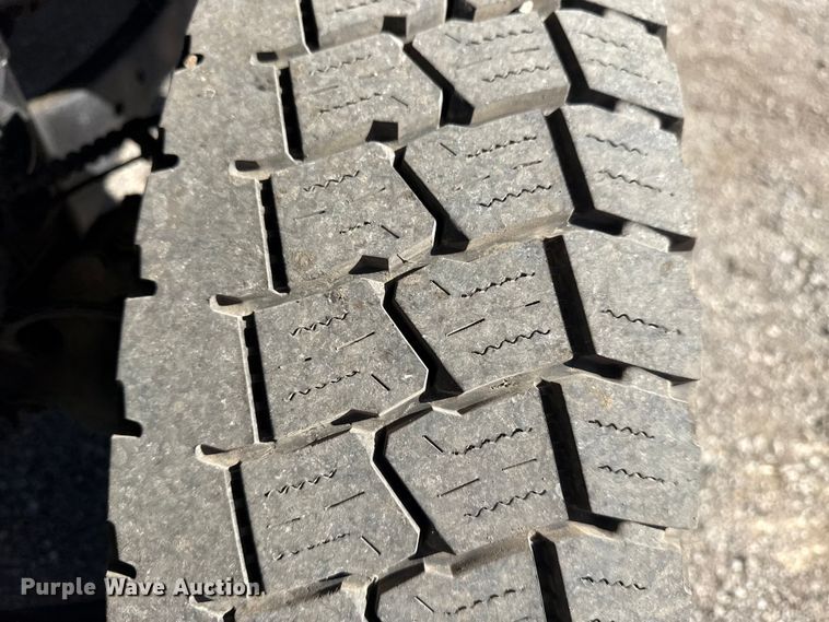 image for item EG1741 2017 Ford F450 Super Duty XL bale bed pickup truck