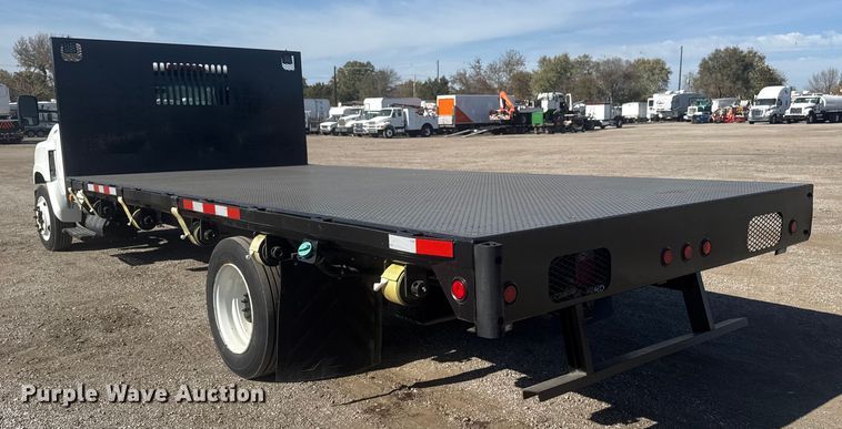 image for item EG1743 2019 International CV515 flatbed truck