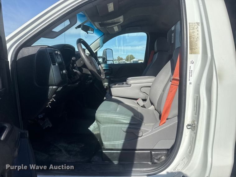 image for item EG1743 2019 International CV515 flatbed truck