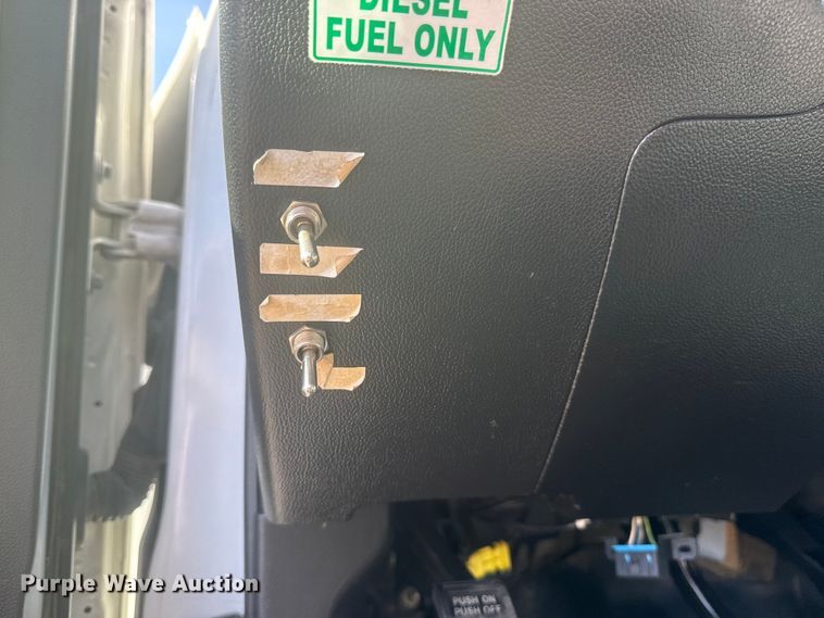 image for item EG1743 2019 International CV515 flatbed truck