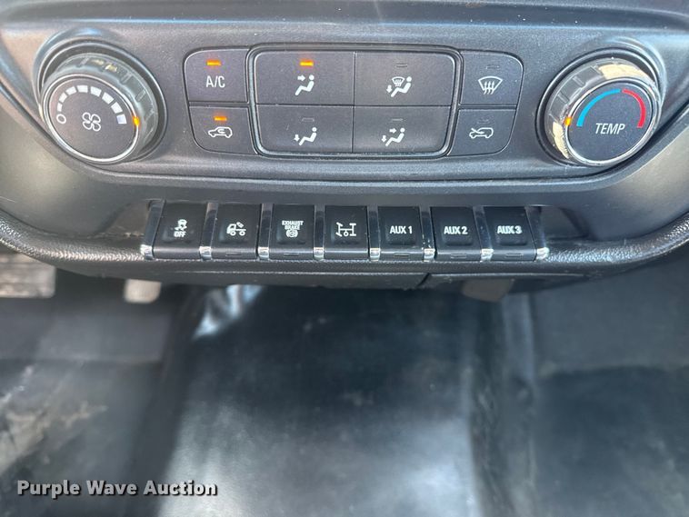 image for item EG1743 2019 International CV515 flatbed truck