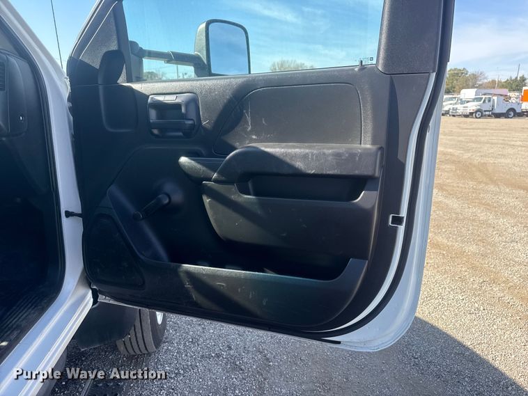 image for item EG1743 2019 International CV515 flatbed truck