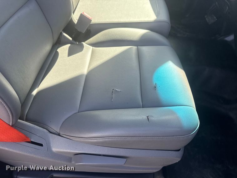 image for item EG1743 2019 International CV515 flatbed truck