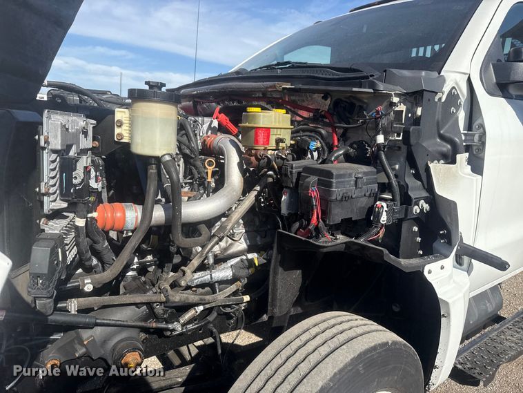 image for item EG1743 2019 International CV515 flatbed truck