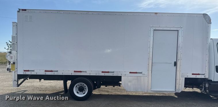 image for item EG1746 2014 Freightliner Business Class M2 box truck