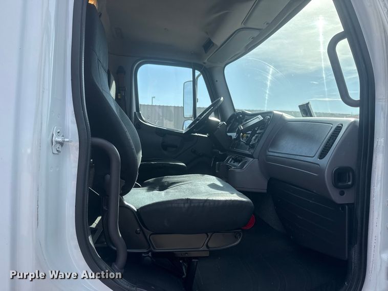 image for item EG1746 2014 Freightliner Business Class M2 box truck