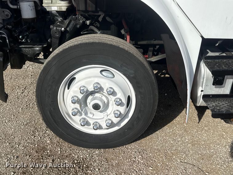 image for item EG1746 2014 Freightliner Business Class M2 box truck