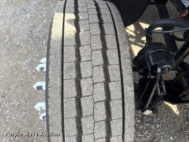 image for item EG1746 2014 Freightliner Business Class M2 box truck