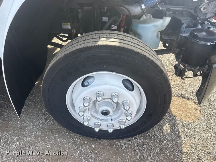 image for item EG1746 2014 Freightliner Business Class M2 box truck