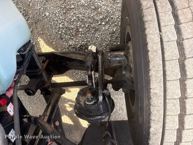 image for item EG1746 2014 Freightliner Business Class M2 box truck