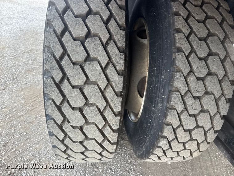 image for item EG1746 2014 Freightliner Business Class M2 box truck