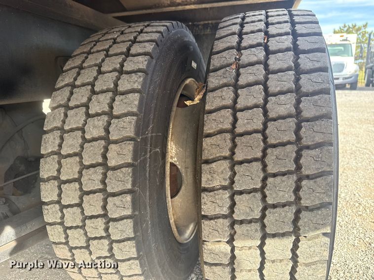 image for item EG1746 2014 Freightliner Business Class M2 box truck