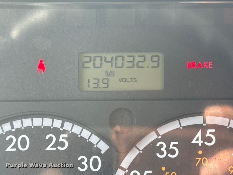 image for item EG1746 2014 Freightliner Business Class M2 box truck