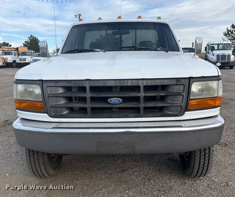 image for item EG1750 1994 Ford F350 XL flatbed pickup truck