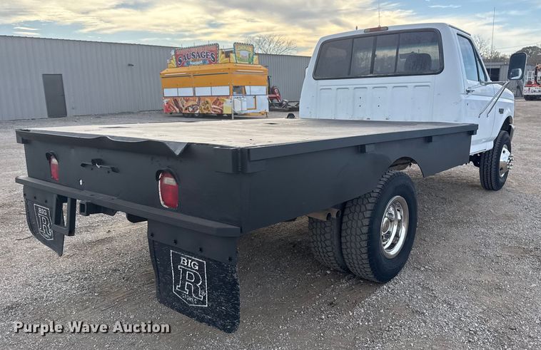 image for item EG1750 1994 Ford F350 XL flatbed pickup truck