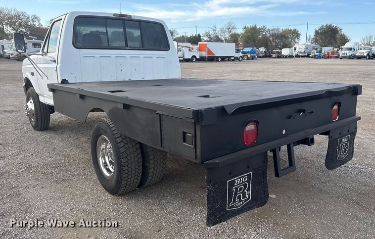 image for item EG1750 1994 Ford F350 XL flatbed pickup truck
