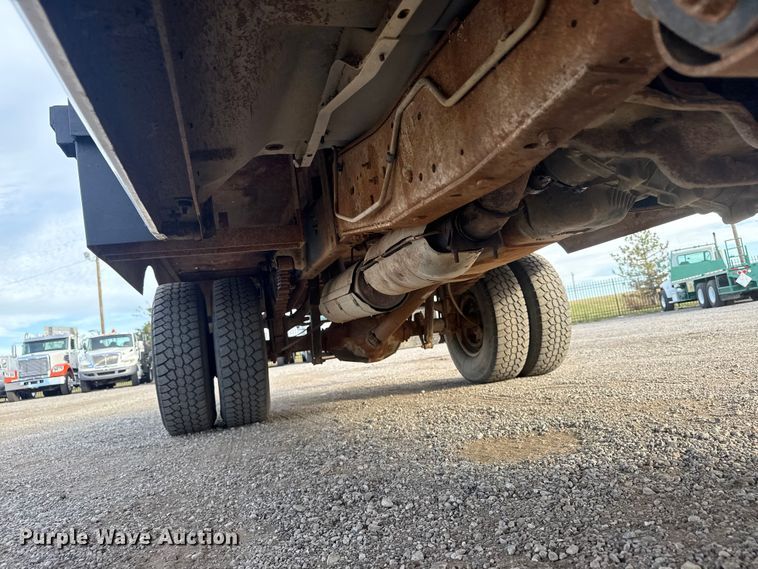 image for item EG1750 1994 Ford F350 XL flatbed pickup truck