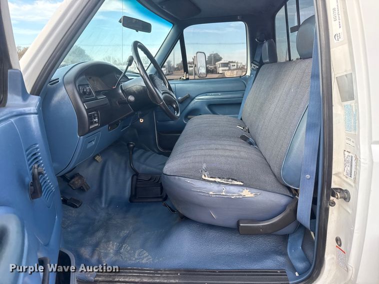 image for item EG1750 1994 Ford F350 XL flatbed pickup truck