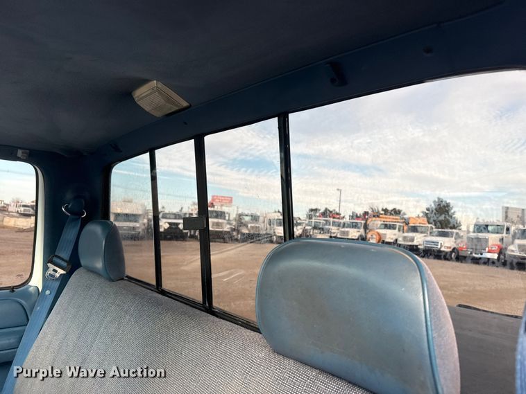 image for item EG1750 1994 Ford F350 XL flatbed pickup truck