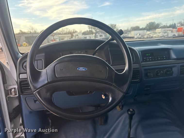 image for item EG1750 1994 Ford F350 XL flatbed pickup truck