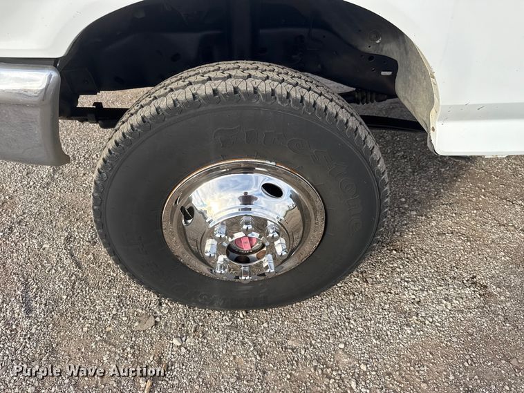 image for item EG1750 1994 Ford F350 XL flatbed pickup truck