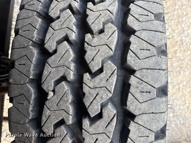 image for item EG1750 1994 Ford F350 XL flatbed pickup truck