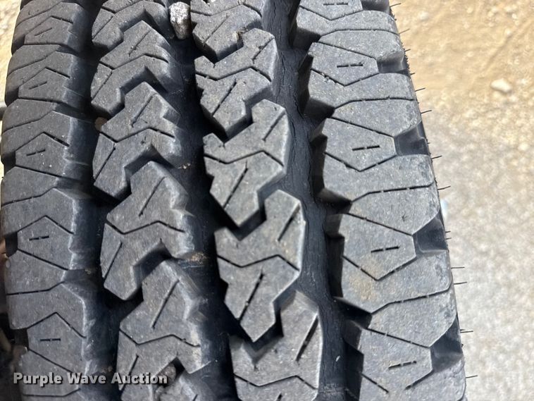 image for item EG1750 1994 Ford F350 XL flatbed pickup truck