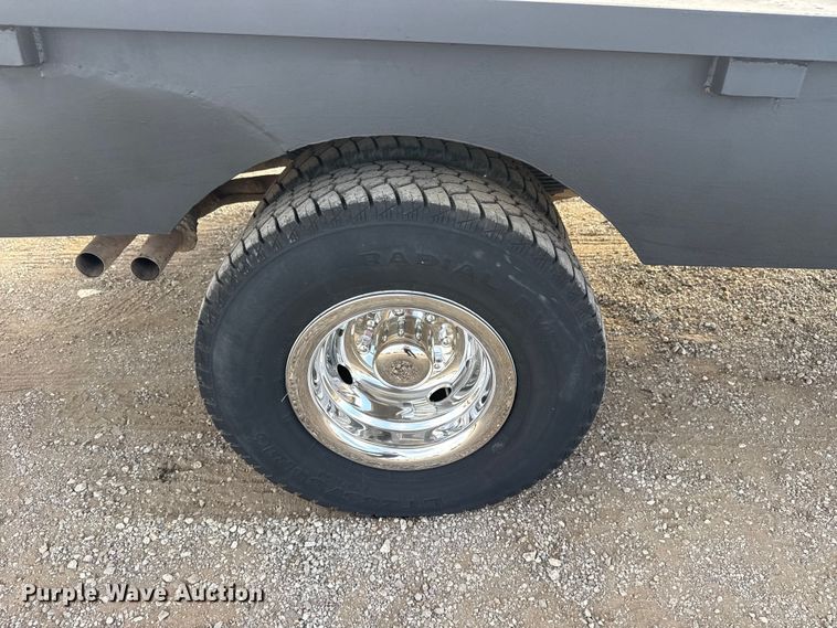 image for item EG1750 1994 Ford F350 XL flatbed pickup truck