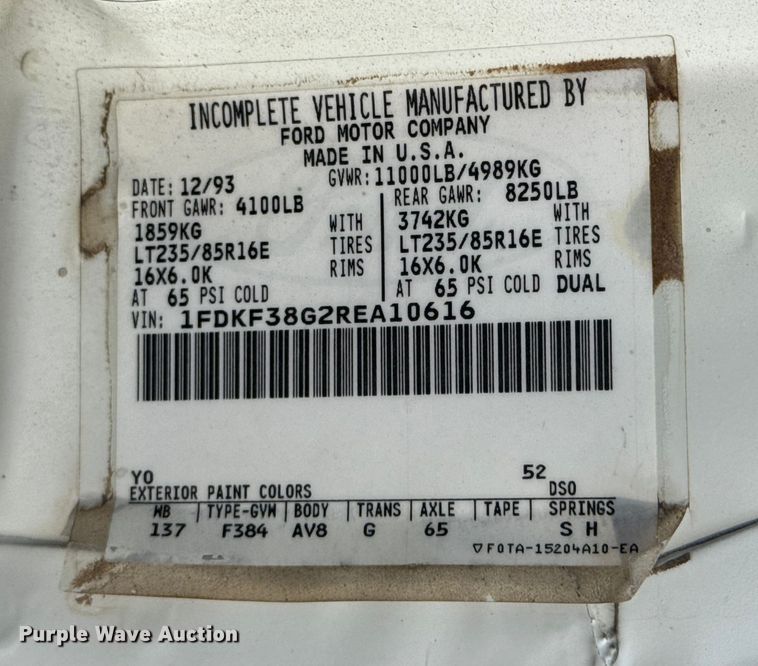 image for item EG1750 1994 Ford F350 XL flatbed pickup truck