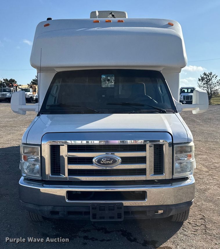 image for item EG1755 2011 Ford E450 medical exam van