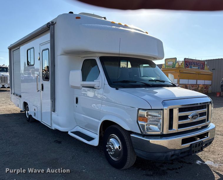 image for item EG1755 2011 Ford E450 medical exam van