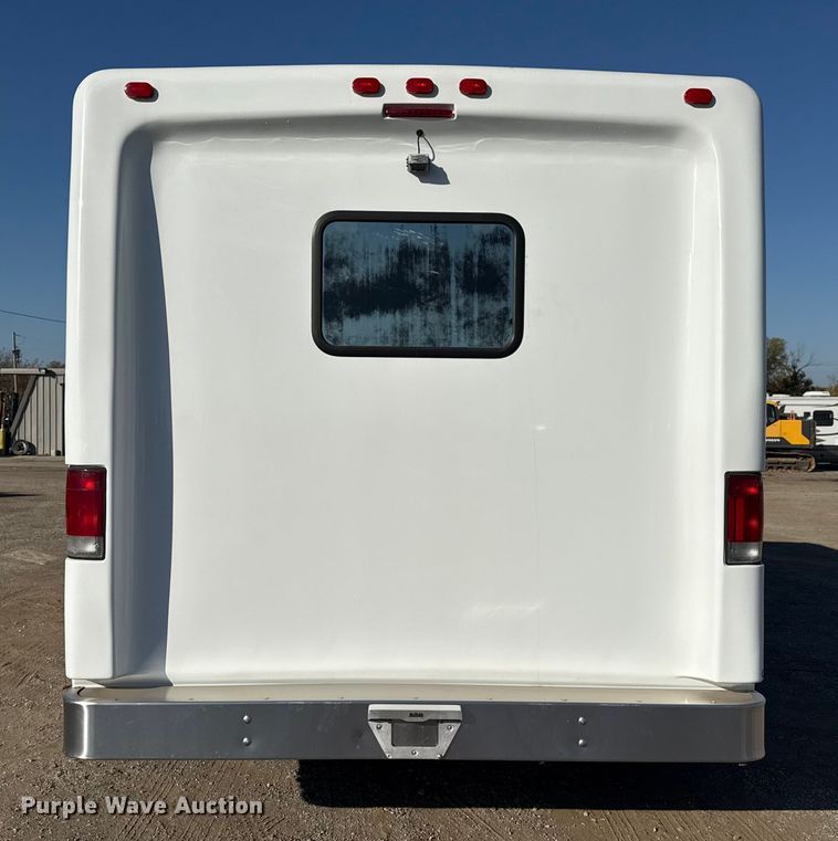 image for item EG1755 2011 Ford E450 medical exam van