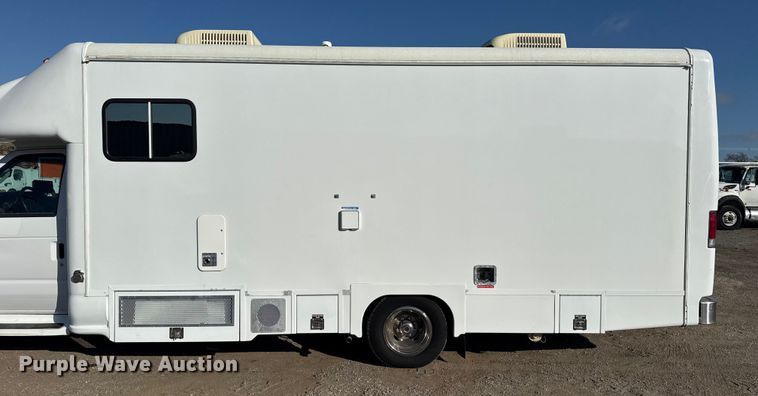 image for item EG1755 2011 Ford E450 medical exam van