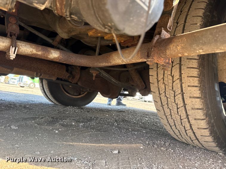 image for item EG1755 2011 Ford E450 medical exam van