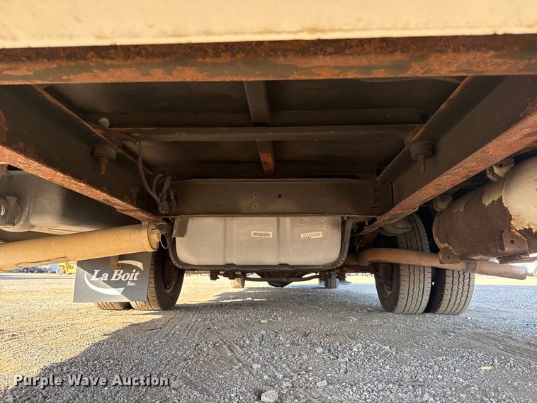 image for item EG1755 2011 Ford E450 medical exam van