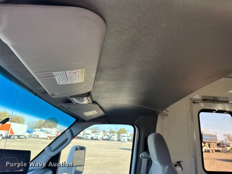 image for item EG1755 2011 Ford E450 medical exam van