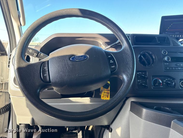 image for item EG1755 2011 Ford E450 medical exam van