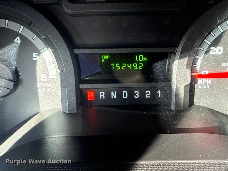 image for item EG1755 2011 Ford E450 medical exam van