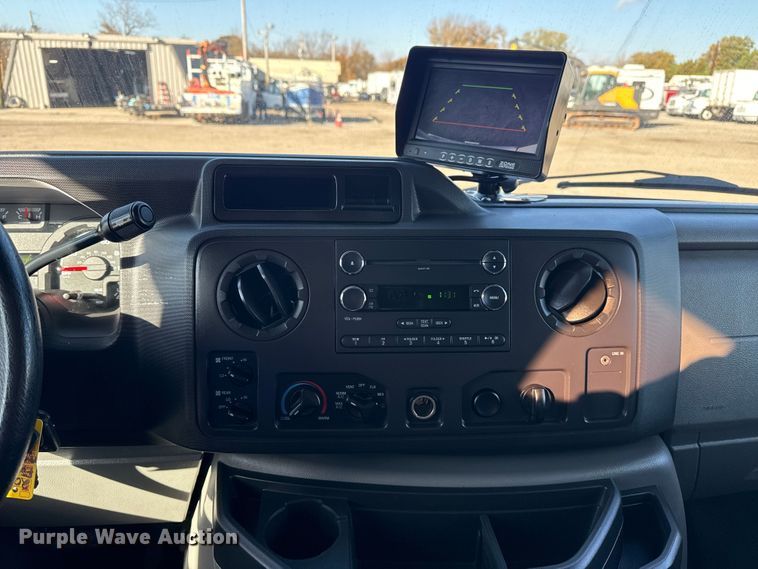 image for item EG1755 2011 Ford E450 medical exam van