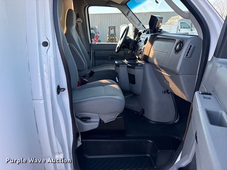 image for item EG1755 2011 Ford E450 medical exam van