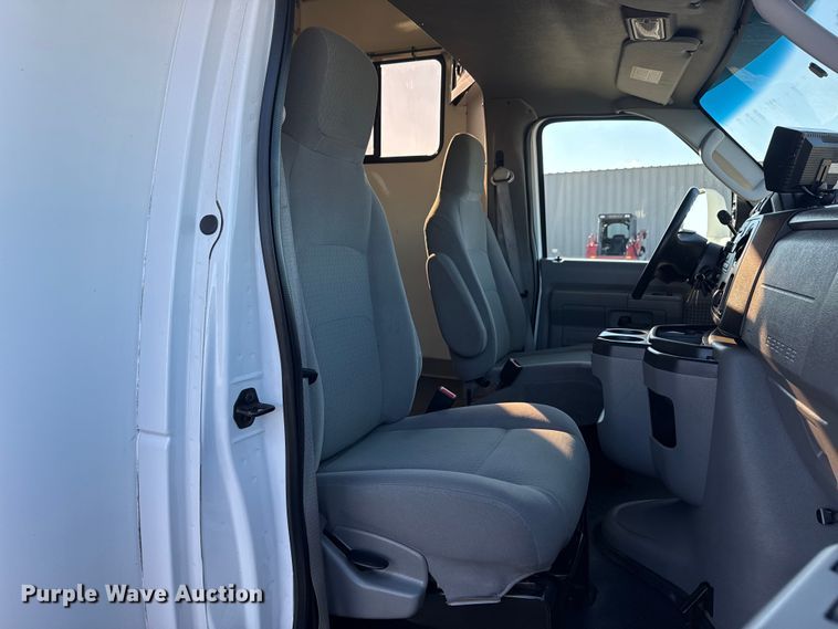 image for item EG1755 2011 Ford E450 medical exam van