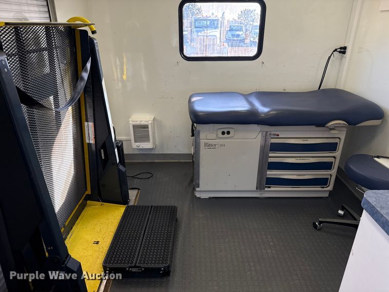 image for item EG1755 2011 Ford E450 medical exam van